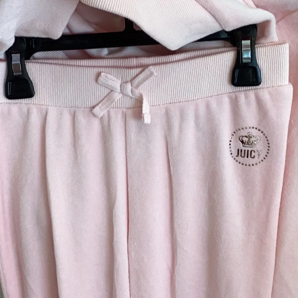 Juicy Couture light pink soft lounge outfit. Kids size 8/10. 🔥New with tags🔥